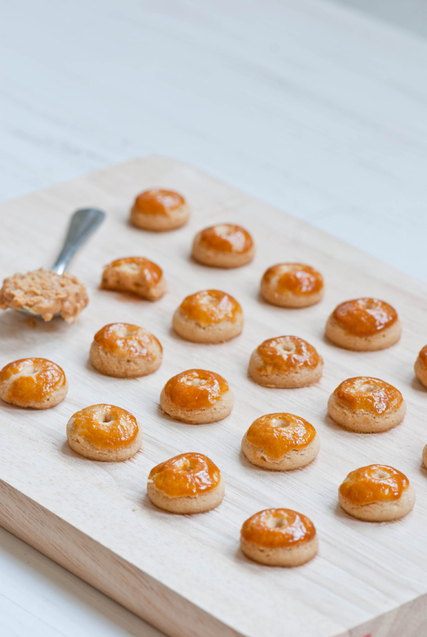 Easy peanut butter cookies